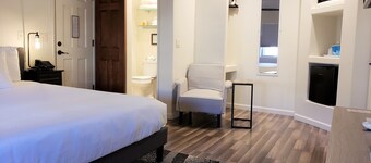 ジ アイアン ホース イン