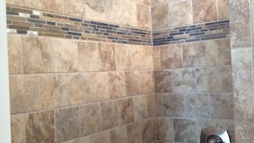 Room, 1 Queen Bed | Bathroom shower