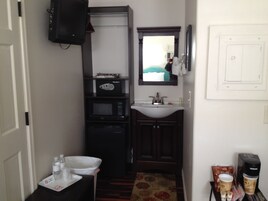 Room, 2 Twin Beds | 1 bedroom, premium bedding, pillowtop beds, individually decorated