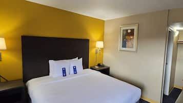 Room, 1 King Bed, Non Smoking (Walk-In Shower) | Free WiFi, individually decorated, individually furnished, bed sheets
