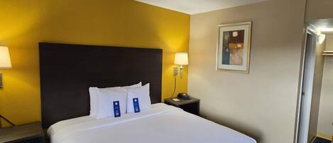 Room, 1 King Bed, Non Smoking (Walk-In Shower) | WiFi (free), individually decorated, individually furnished, bed sheets