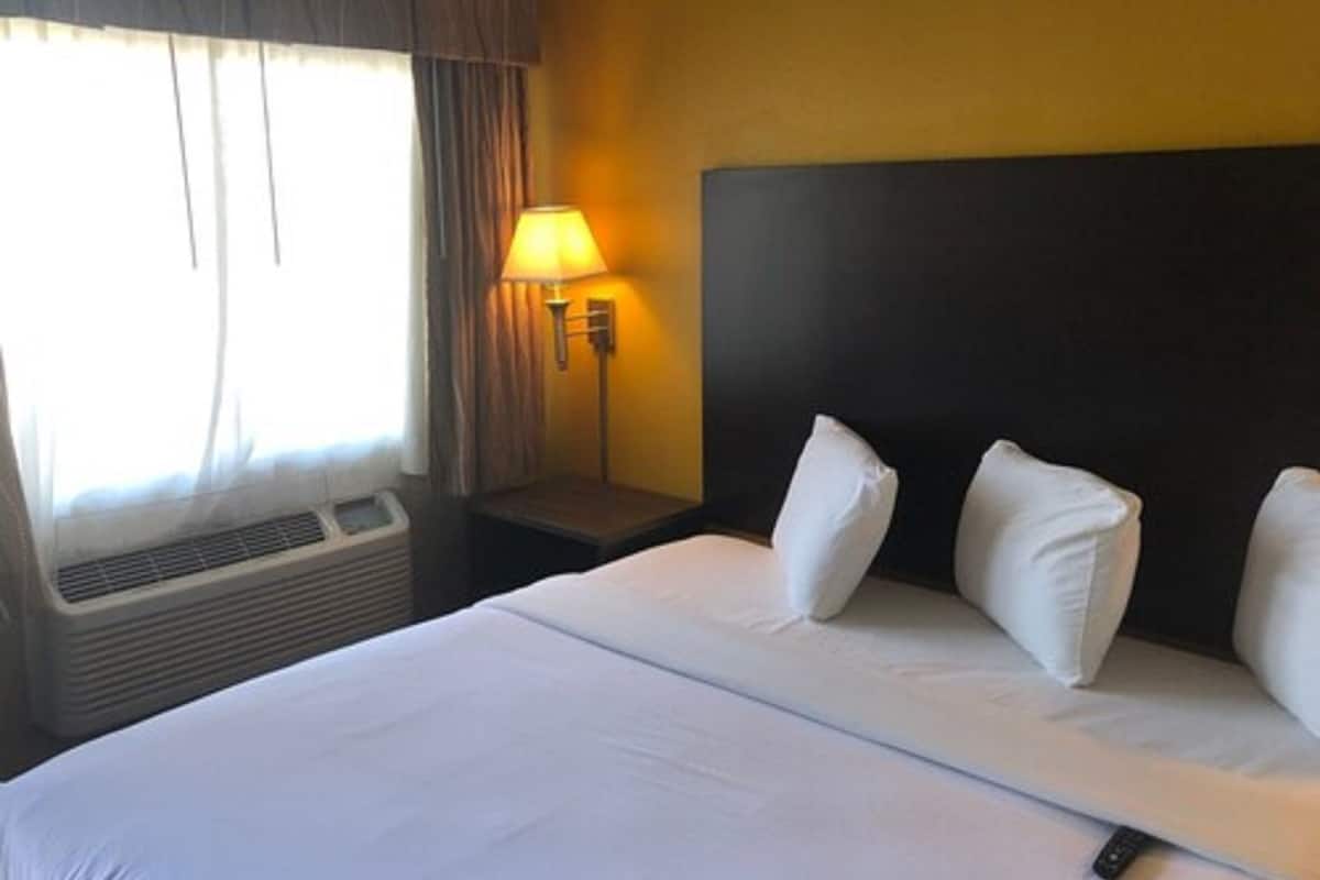 Individually decorated, individually furnished, free WiFi, bed sheets