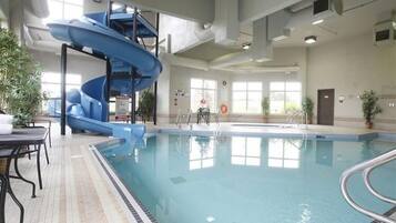 Piscine intérieure