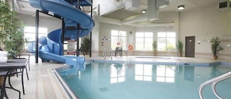 Piscine intérieure
