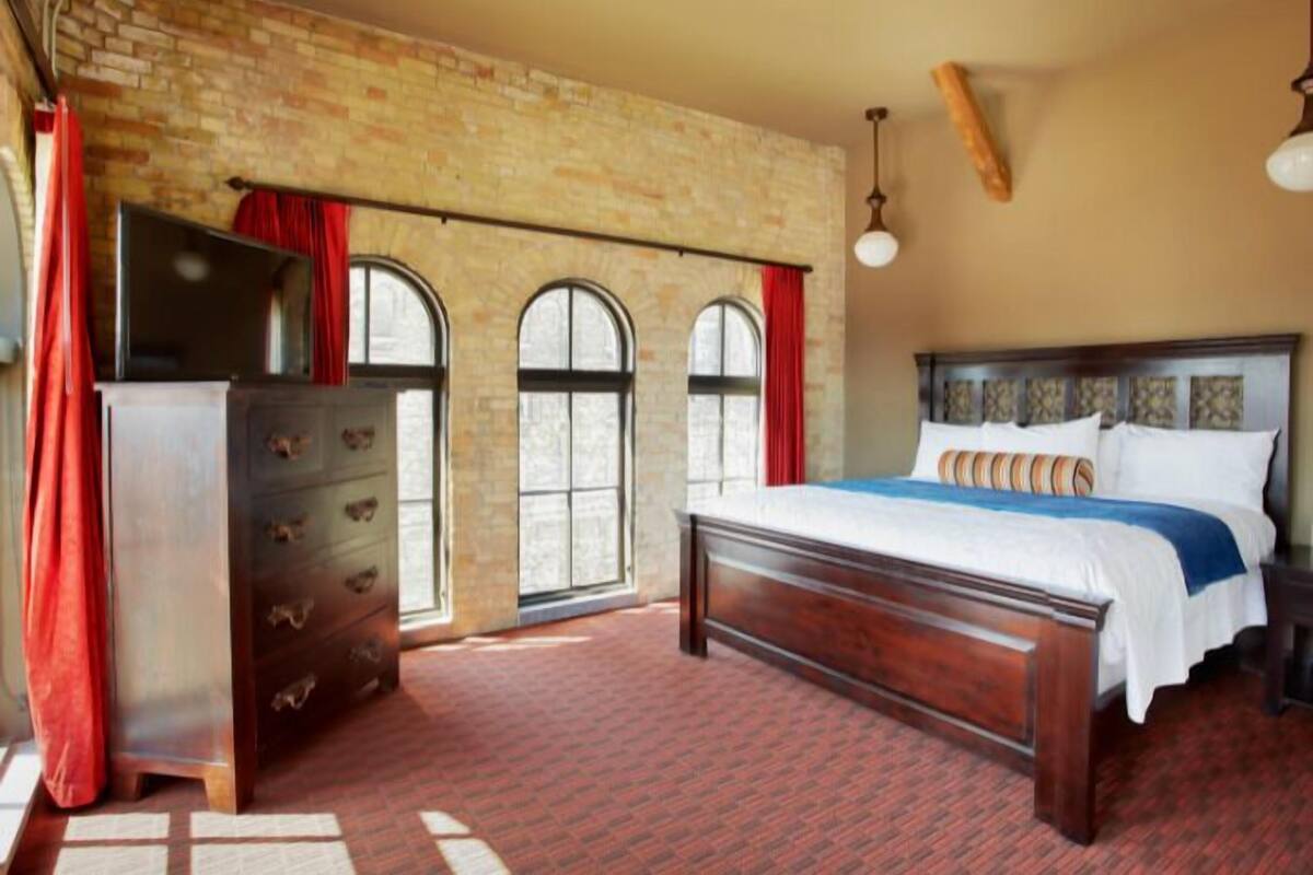 Suite, 2 Bedroom 2 King Beds with Sofa Bed | Premium bedding, pillow-top beds, desk, blackout curtains