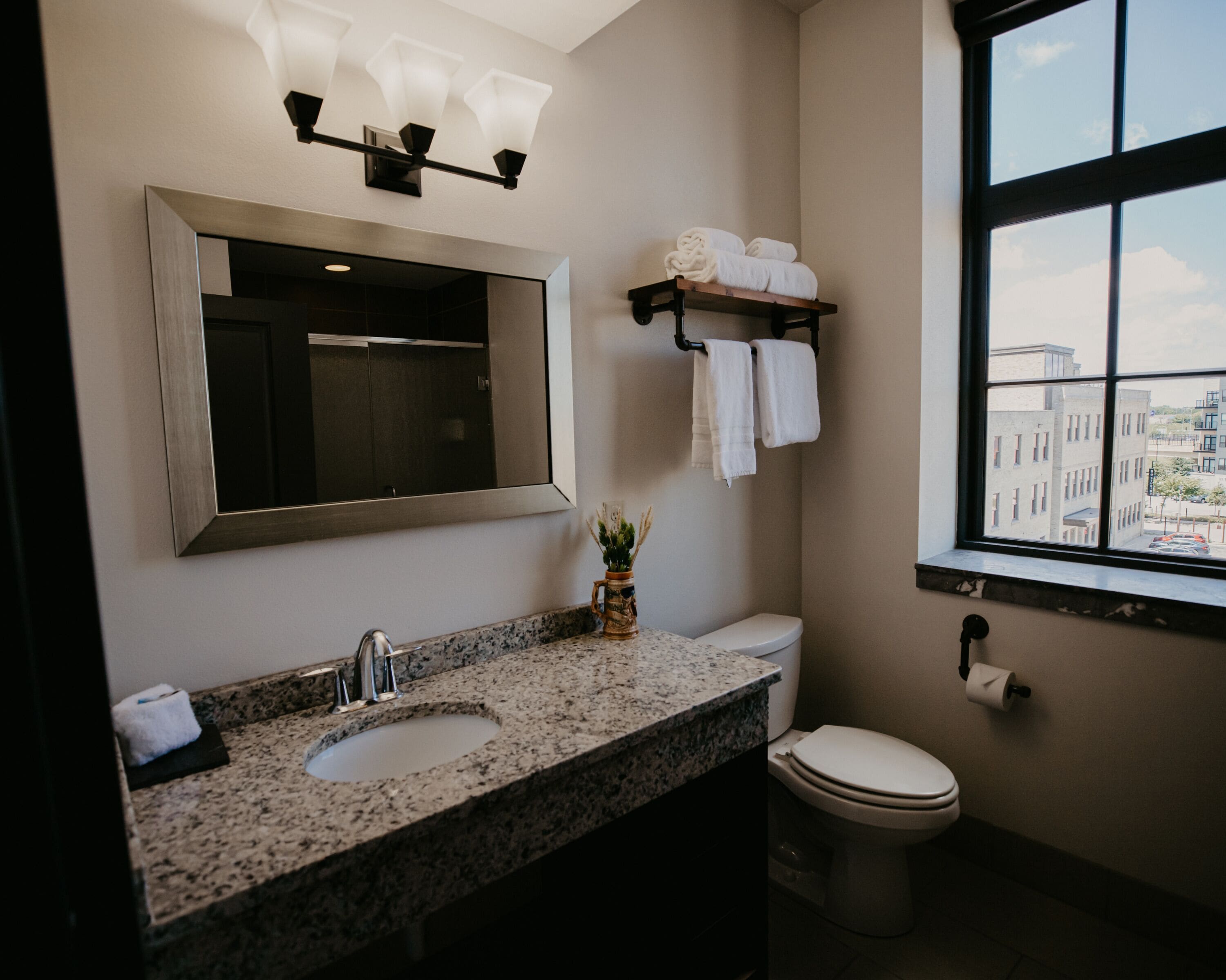 shower, rainfall showerhead, free toiletries, hair dryer