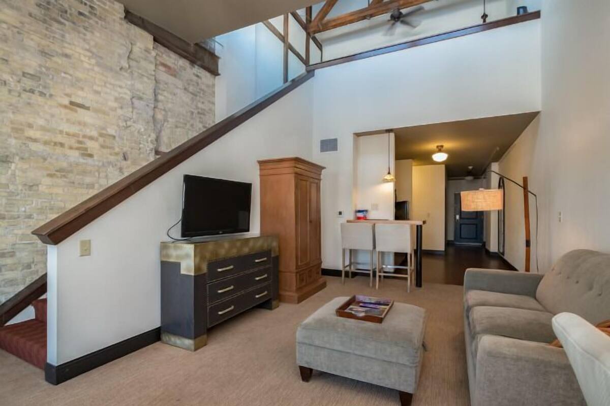 Superior Suite, 2 Bedroom 2 King Beds with Sofa Bed (Baron Loft) | Premium bedding, pillow-top beds, desk, blackout curtains