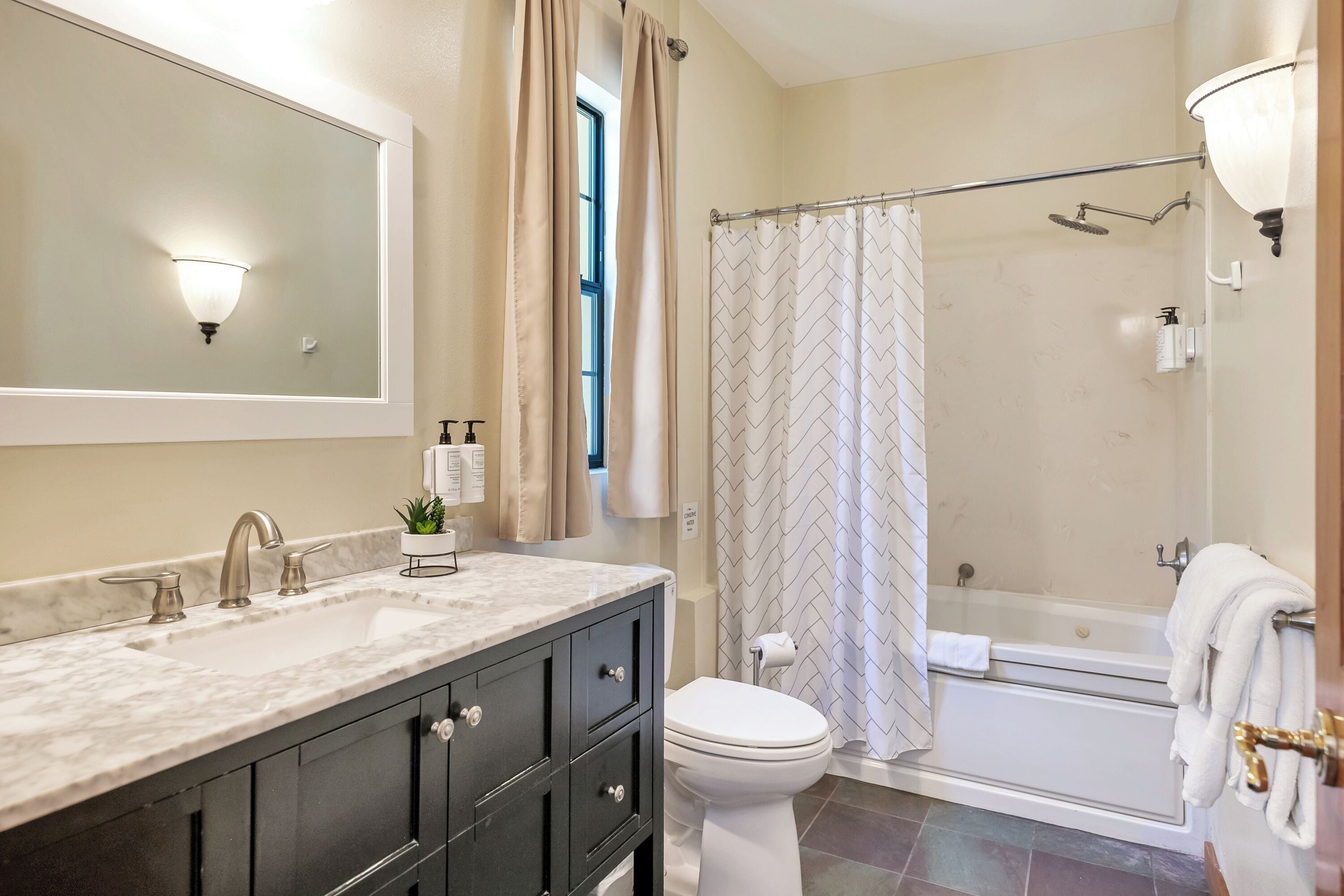 room (hillside) | bathroom | free toiletries, hair dryer, towels