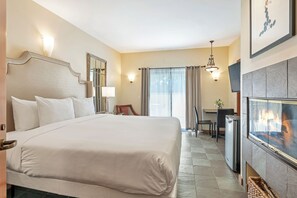 Ropa de cama de alta calidad, camas con pillow-top y escritorio 