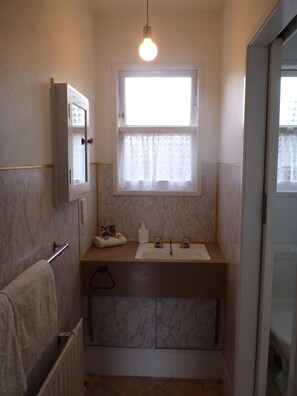 Apartment, 1 Bedroom | Bathroom
