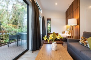 TV - Rainforest Retreat (Franz Josef Glacier)