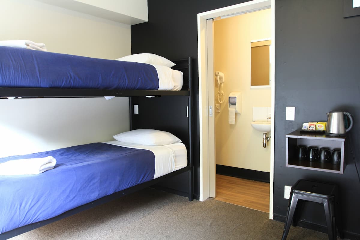 Bed in 4 - Bed Flash - Packer Dorm (Ensuite)