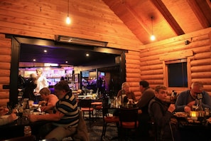 Dinner served - Rainforest Retreat (Franz Josef Glacier)