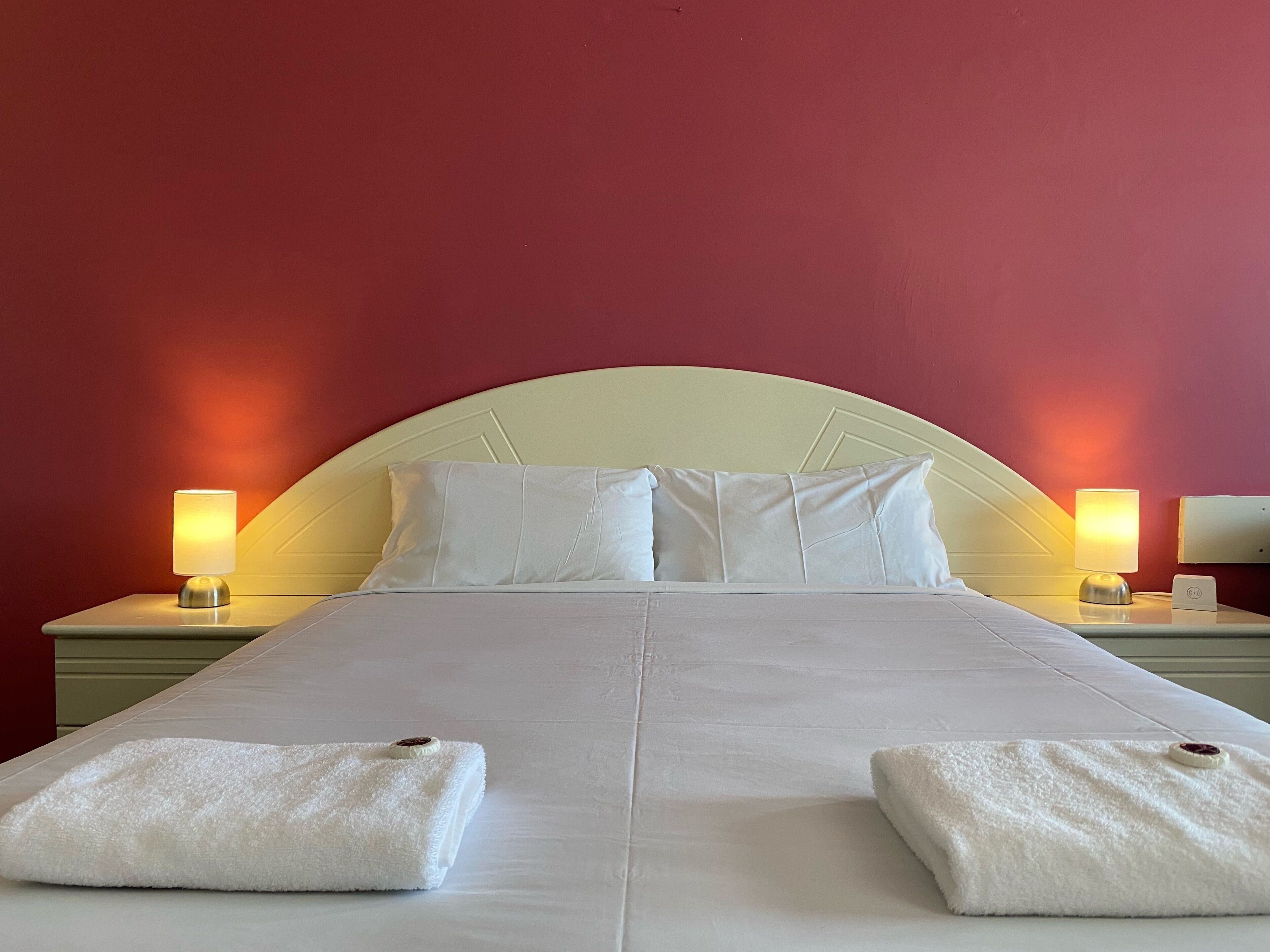 Spa Room | Desk, soundproofing, iron/ironing board, free WiFi