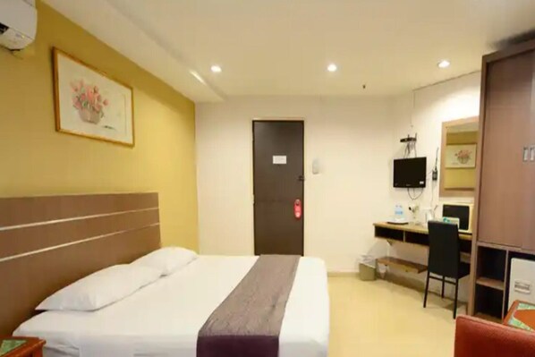 Desk, free WiFi, bed sheets