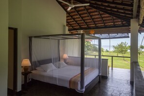 In-room safe, desk, free WiFi - Talalla Retreat (Talalla)