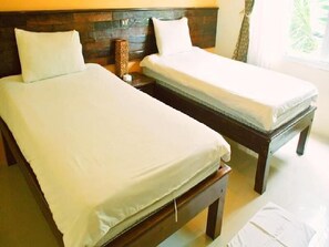 Desk, blackout curtains, rollaway beds, free WiFi - Lek City Hotel (Koh Samui)