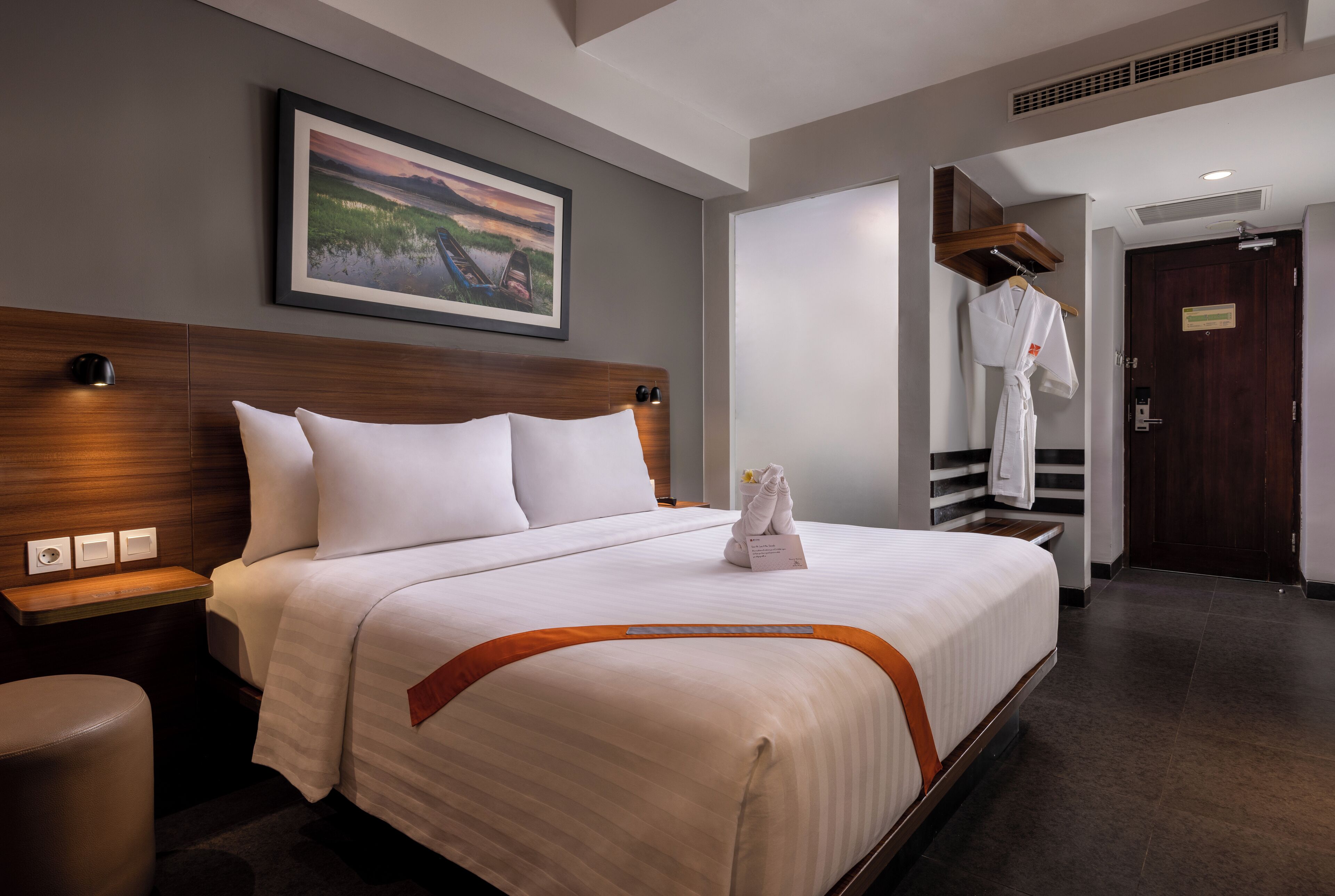 superior room | 1 bedroom, premium bedding, in-room safe, desk