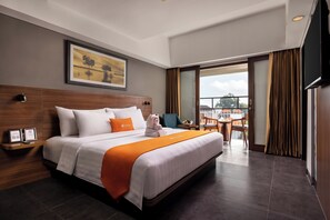 Premier Room, Balcony (Free Minibar)
