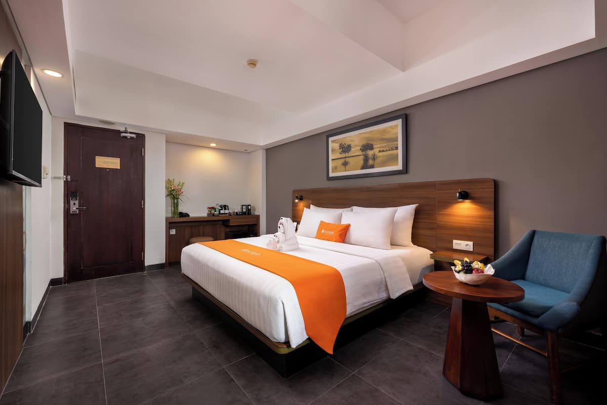Premier Room, Balcony (Free Minibar) | Premium bedding, in-room safe, desk, blackout drapes