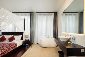 Signature Suite, 1 Bedroom, Private Pool (Loft) | Premium bedding, minibar, in-room safe, desk - 18 Suite Villa Kuta (Kuta)