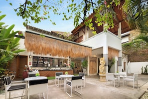Poolbar