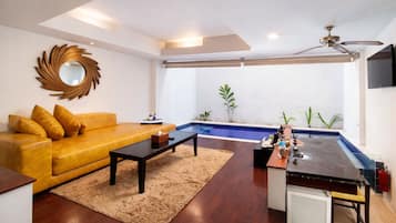 Signature-Suite, 1 Schlafzimmer, eigener Pool (Loft) | Eigene Küche | Kühlschrank, Wasserkocher mit Kaffee-/Teezubehör, Wasserkocher