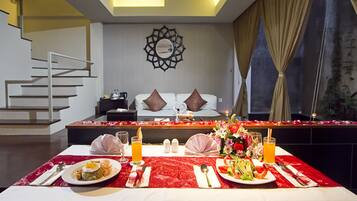 Tempat makan pasangan