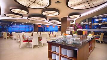 Breakfast, lunch, dinner served; international cuisine, beach views