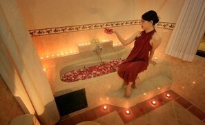 Deluxe Room | Deep-soaking bathtub - Maxi Hotel & Spa (Kuta)
