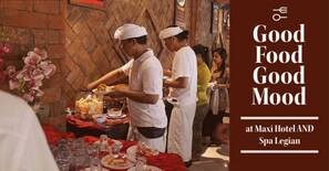 Daily buffet breakfast for a fee - Maxi Hotel & Spa (Kuta)