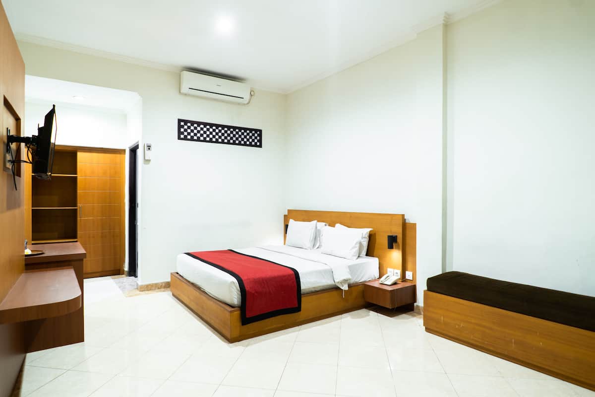 Standard Room | Minibar, in-room safe, WiFi (free)