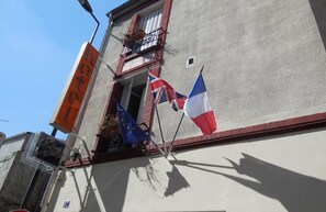 Exterior - Hôtel Le Petit Château (Malakoff)