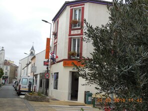 Exterior - Hôtel Le Petit Château (Malakoff)