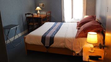 Double Room | In-room safe, desk, free WiFi