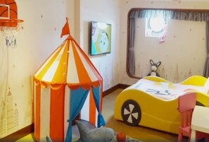 Family Suite | 1 bedroom, minibar, in-room safe, desk - Cruise Business hotel (Shenzhen)