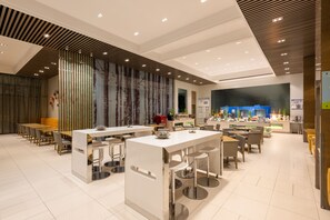 Daily buffet breakfast for a fee