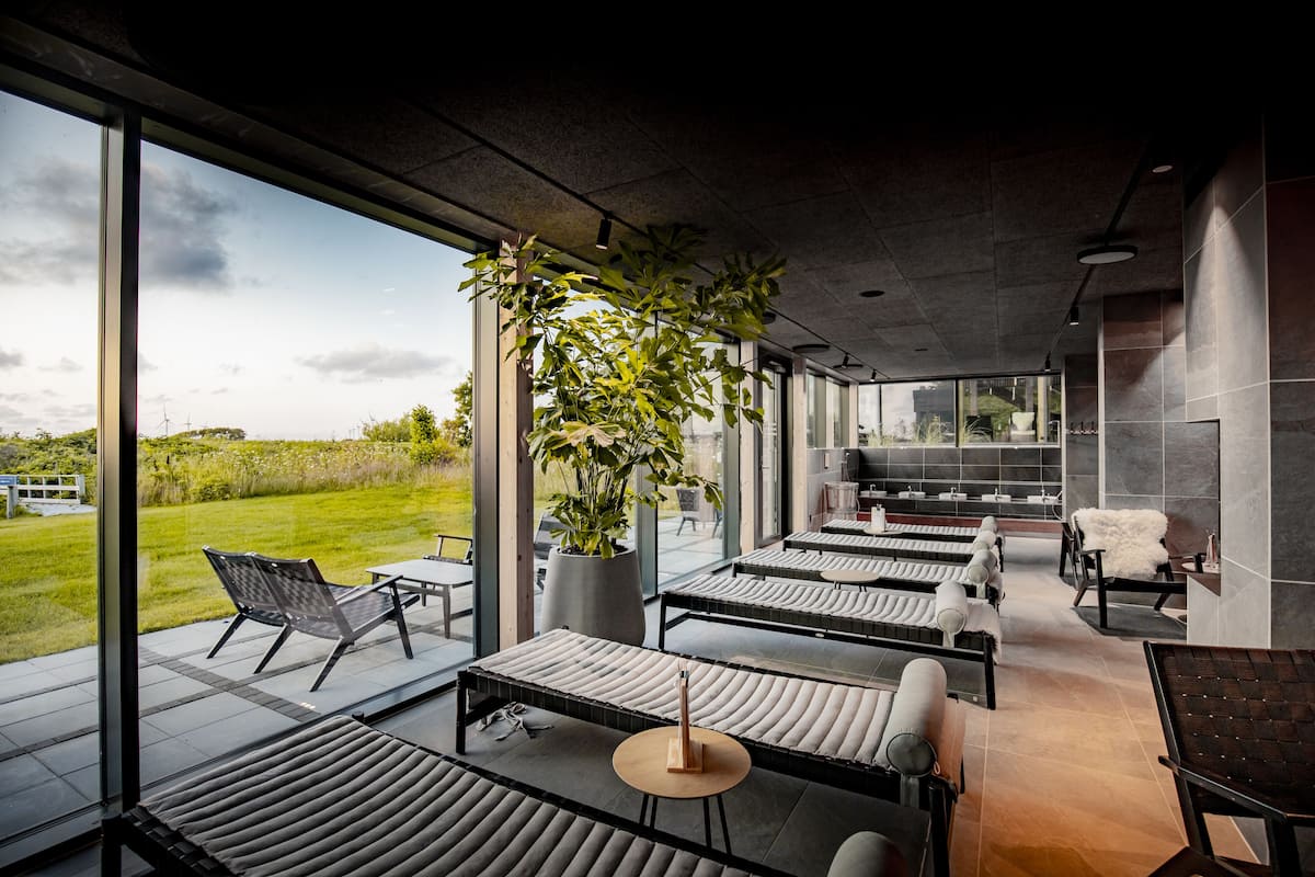 couples treatment room(s), sauna, steam room, body treatments