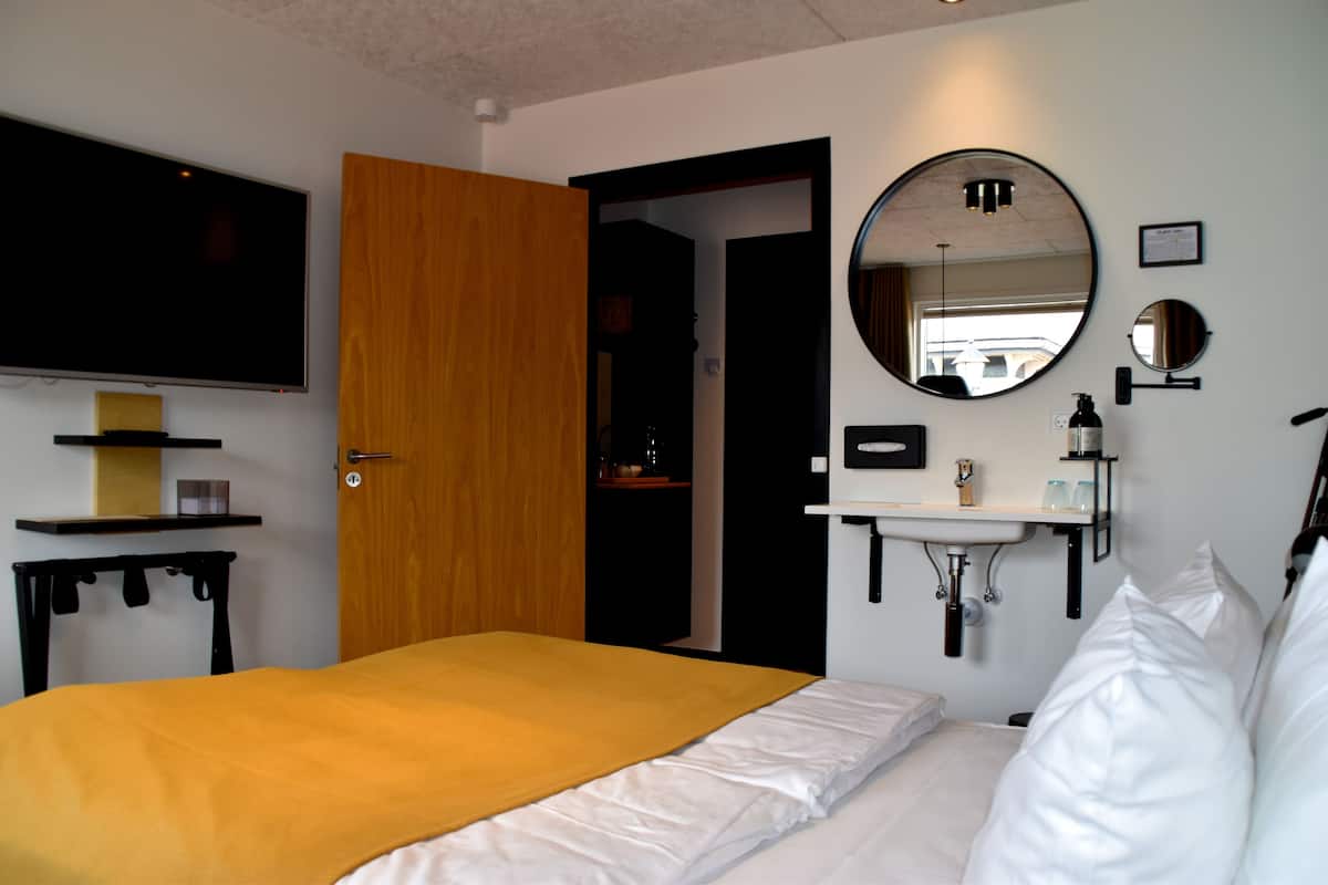 Economy Double Room - In Sink