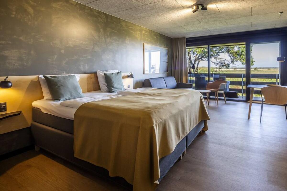 Deluxe Double Room with Vonå Garden View | 防敏寢具、手提電腦工作空間、免費 Wi-Fi、床單