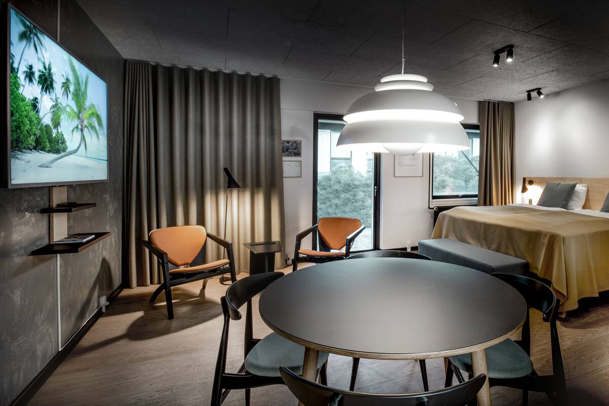Junior Suite | 防敏寢具、手提電腦工作空間、免費 Wi-Fi、床單