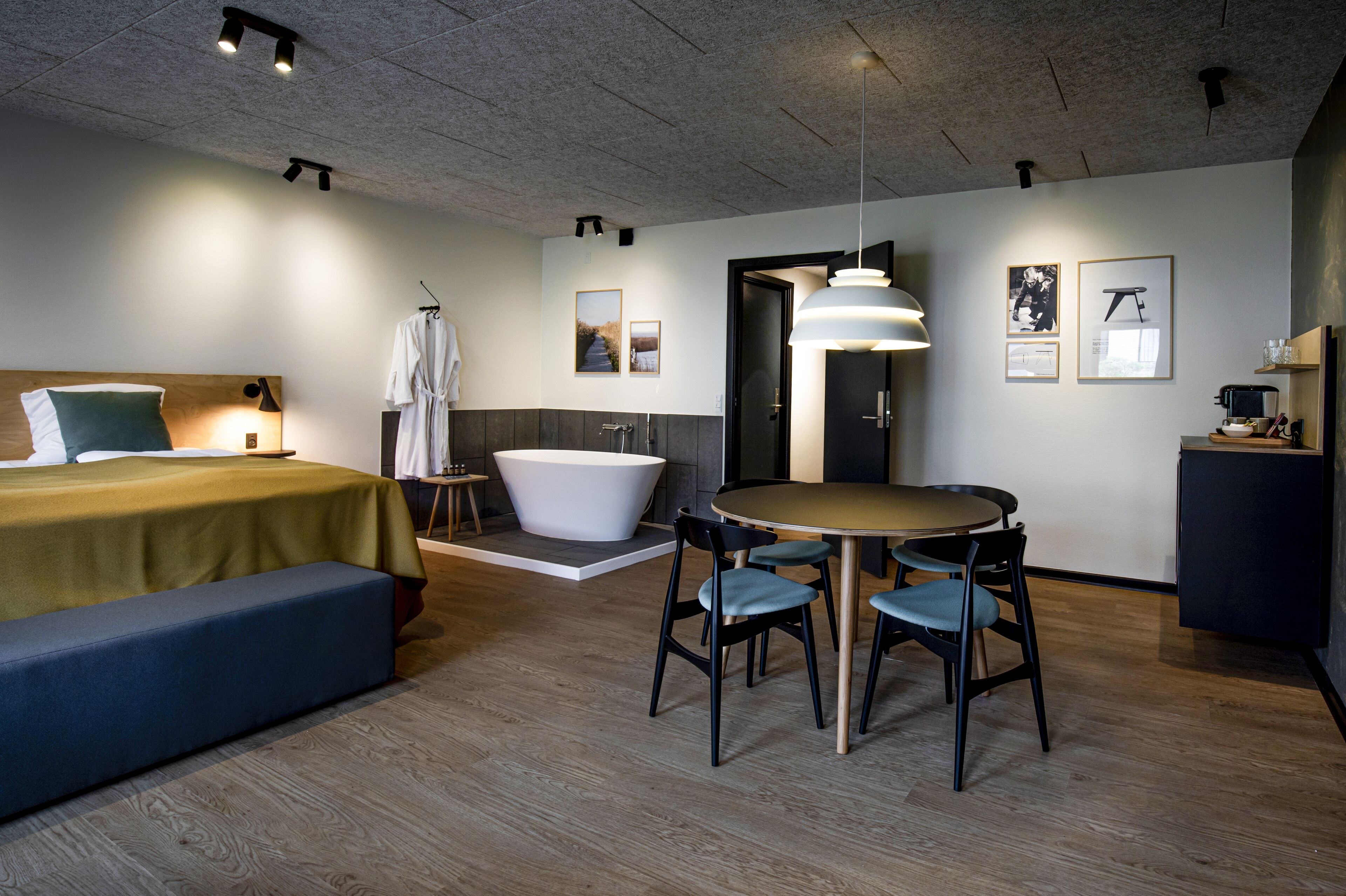 Junior Suite | Allergivenligt sengetøj, arbejdsområde til bærbare computere