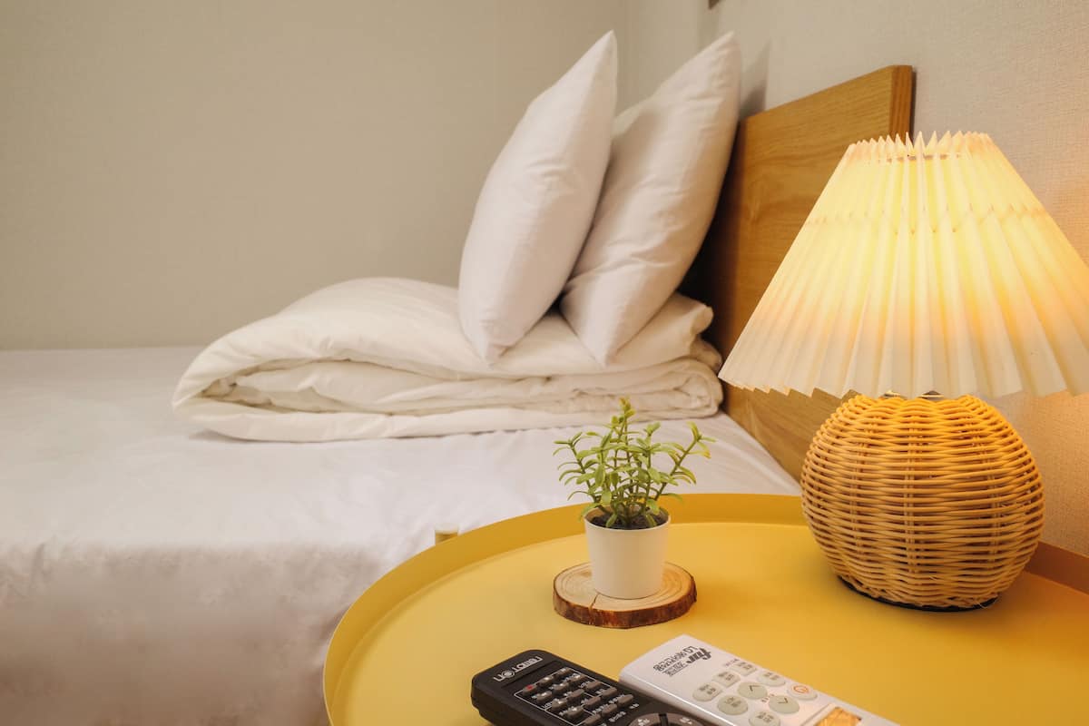 Double Room (non-Korean nationals only) | WiFi (無料)、ベッドシーツ