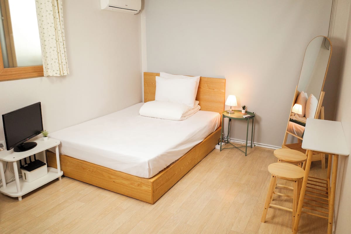 Deluxe Double Room (non-Korean nationals only) | 免费 WiFi、床单