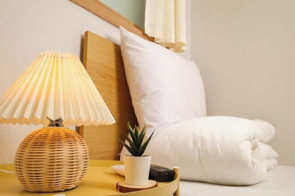 Free WiFi, bed sheets