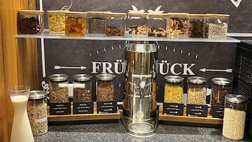 Desayuno buffet diario (EUR 15.00 por persona)