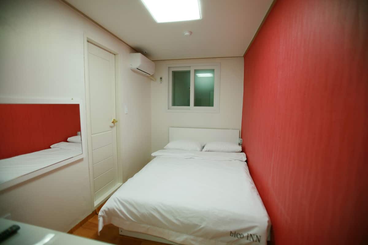 Doppelzimmer | Schreibtisch, schallisolierte Zimmer, kostenloses WLAN