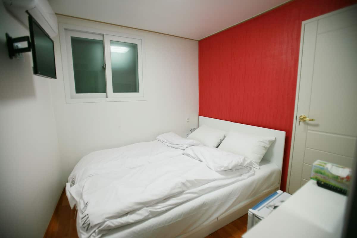 Zweibettzimmer | Schreibtisch, schallisolierte Zimmer, kostenloses WLAN