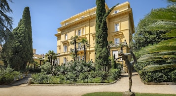 Fachada de la propiedad