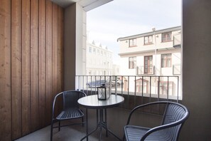 Standard Extra Apartment with balcony - free parking | 객실 내 식사 공간